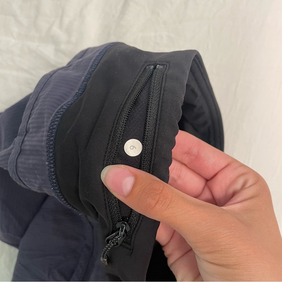 Lululemon Speed Up Low-Rise “2.5 Short - Picture 4 of 4